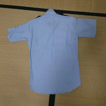 고급 반팔 (왼쪽 소매에 멋진 와펜 부착)