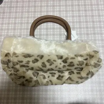 레오파드 무늬 퍼 핸드백