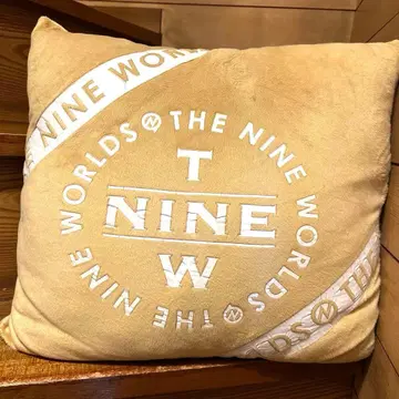 THE NINE 로고 쿠션 베이지