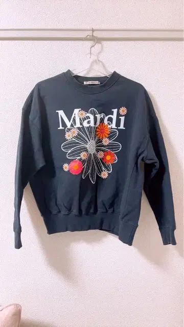 Mardi 꽃무늬 프린트 맨투맨