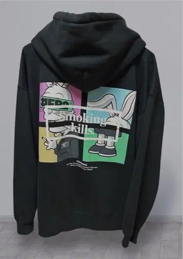 그래픽 프린트 블랙 후드티