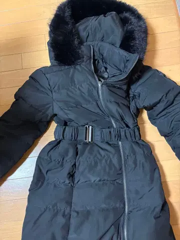 리젝시 후드 부착 다운 코트