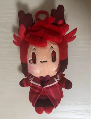 해즈빈 호텔 알래스터 앉아 마스코트