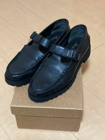 Lunette 블랙 버클 로퍼