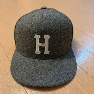 HUF 그레이 스냅백 캡