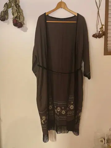 Balcony and Bed 프린지 부착 롱 가디건