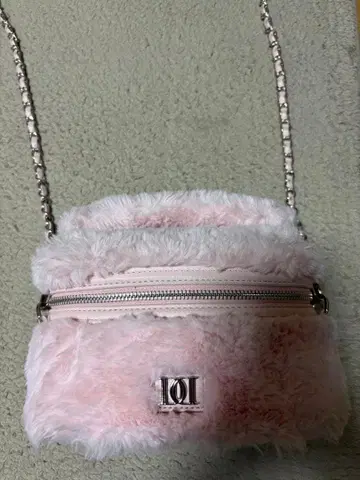 다리치 인조 모피 숄더 미니백