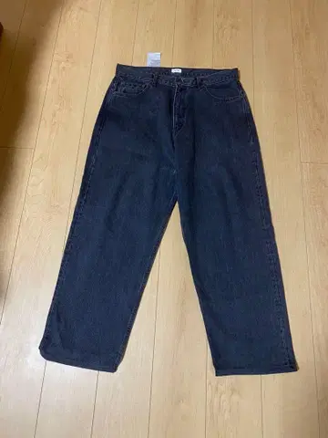 ciota 와이드 테이퍼드 데님 미디엄 블랙