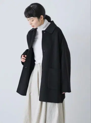 카구레 울 스텐칼라 숏코트