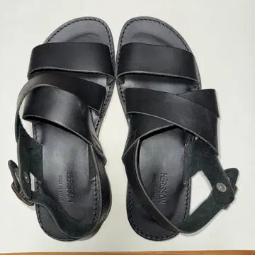 HERISSON 블랙 샌들 26