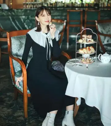 새상품 레스 빠세 / 플레어 카라 니트 원피스