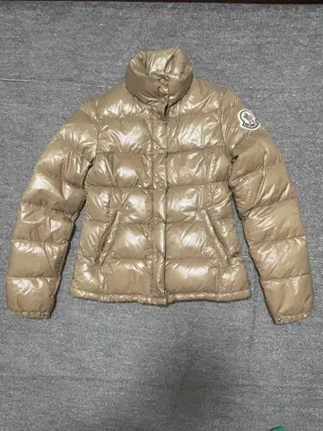 Moncler 베이지 다운 자켓