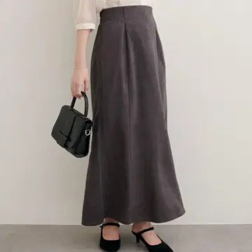 내추럴 꾸뛰르 스웨이드 머메이드 스커트 그레이 2025AW