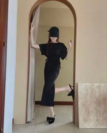 fiction tokyo 로고 자수 백 슬릿 T 원피스