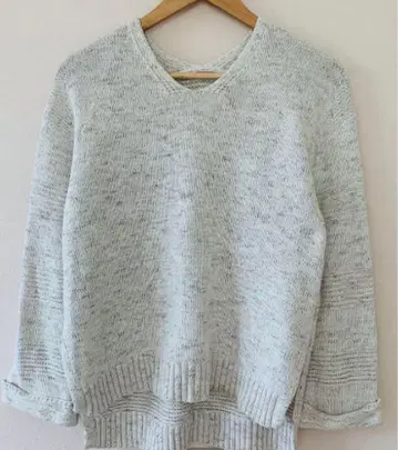 니트 스웨터 긴팔 V넥