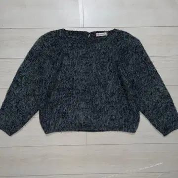 그레이 니트 스웨터