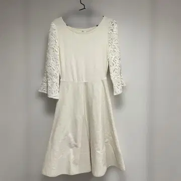앱와이어 리셰 아이보리 화이트 레이스 플레어 슬리브 원피스