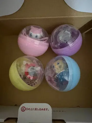 흰 고양이와 친구들 피규어 컬렉션 4체