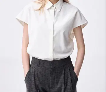 화이트 버튼업 반팔 셔츠