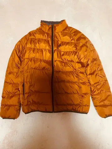 오렌지 다운 자켓 뒷면 알루미늄