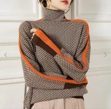 새상품 TRUBE 부드러운 하이넥 배색 니트 M L