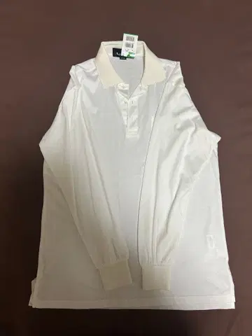 Aquascutum 화이트 긴팔 피케 셔츠 가슴 포켓 부착