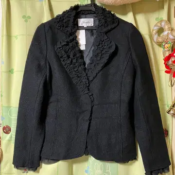 Luwalite 프릴 장식 블랙 테일러드 재킷