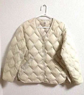 UNIQLO 노카라 울트라 라이트 다운 자켓 베이지 계열 M 사이즈