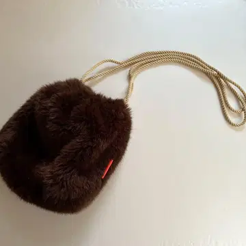 preloved 인조 모피 리버서블 백