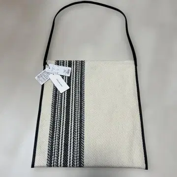 일본제 택 포함 미사용 새상품 아이보리/블랙 스트라이프 숄더백