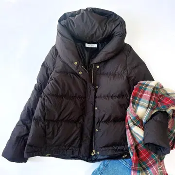 새상품급 슬로브 이에나 숄 후드 숏 다운 코트 블랙 36 금장 버튼