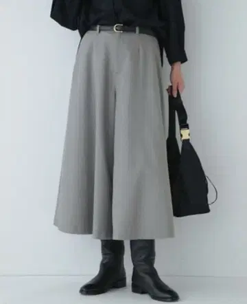 새상품급 human woman 스트레치 트윌 스카초