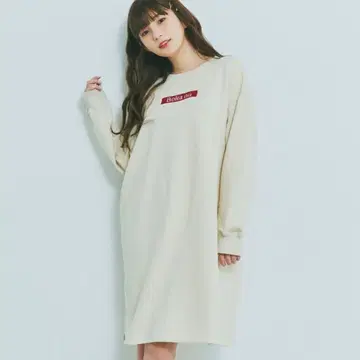 [ Boka nii ] 박스 로고 원피스 아이보리 AW 여성용 캐주