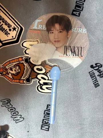 TREASURE 빛나는 부채 준규