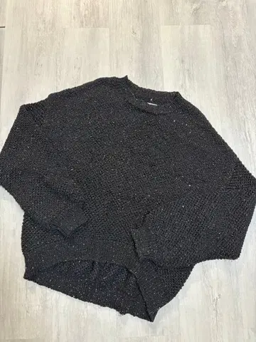 새상품 이번 시즌 반짝이는 스팽글 루즈핏 니트 블랙