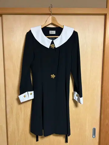 블랙 긴팔 미니 원피스