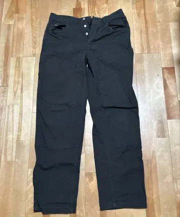 남성용 블랙 카고 팬츠 5개 버튼 사이즈 32/32