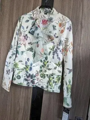 252 새상품 미사용 보관품 리얼 가죽 블루종 코트 화이트 계열 꽃무늬