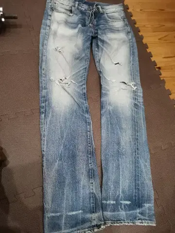 데미지 가공 스트레이트 데님 남성용