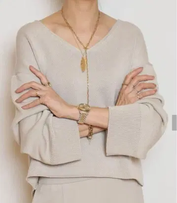 2025 미사용 새상품 MUSE 택 포함 Beauty Vnec 코튼 니트