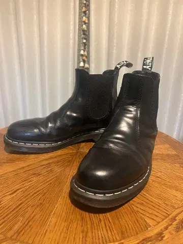 닥터마틴 블랙 사이드 고어 부츠