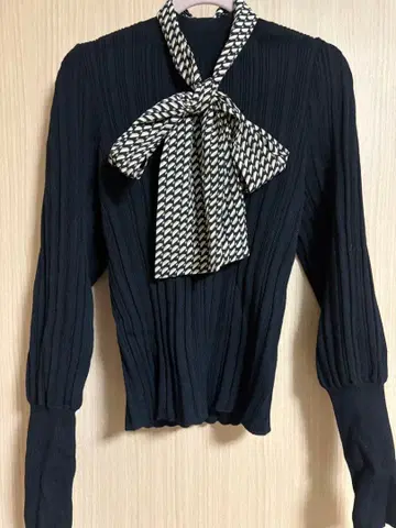 ROYAL PARTY 블랙 니트 긴팔 리본 포함