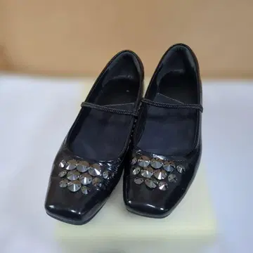 BeauFort 뷰포트 블랙 펌프스 에나멜