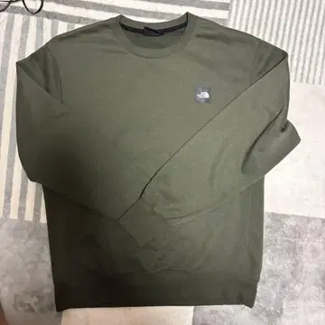 THE NORTH FACE 올리브 그린 트레이닝복