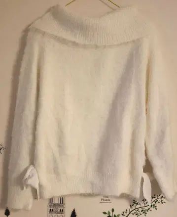 May Pretty 오프숄더 화이트 스웨터 L 복슬복슬 페미닌