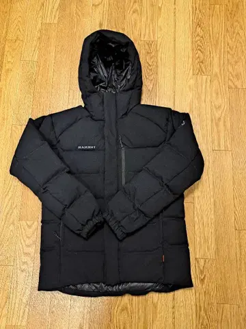 MAMMUT 블랙 다운 자켓 M