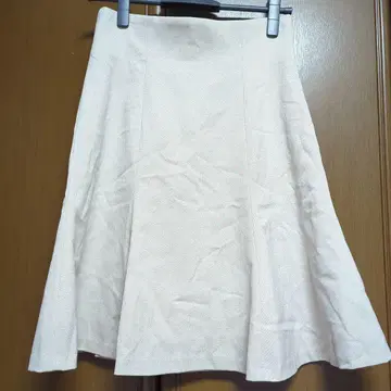 PROPORTION 베이지 플레어 스커트 무릎 기장