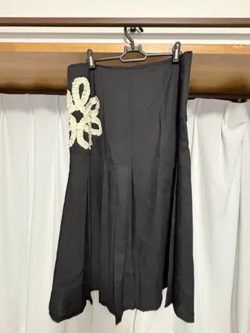 OH LA LA 블랙 플레어 스커트