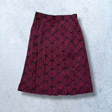 플레어 스커트 무릎 기장 미디 기하학 패턴 와인 레드 A라인