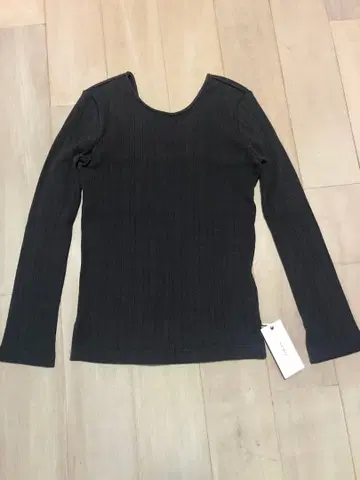 [ 새상품 ] JANE SMITH 블랙 리브 긴팔 T셔츠